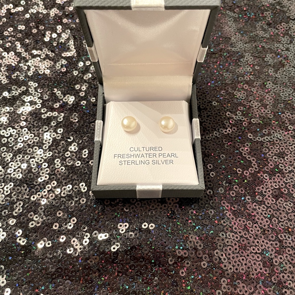 Sterling silver cultured freshwater pearl earrings